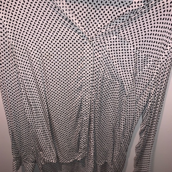 Black and white button down shirt - Picture 3 of 3